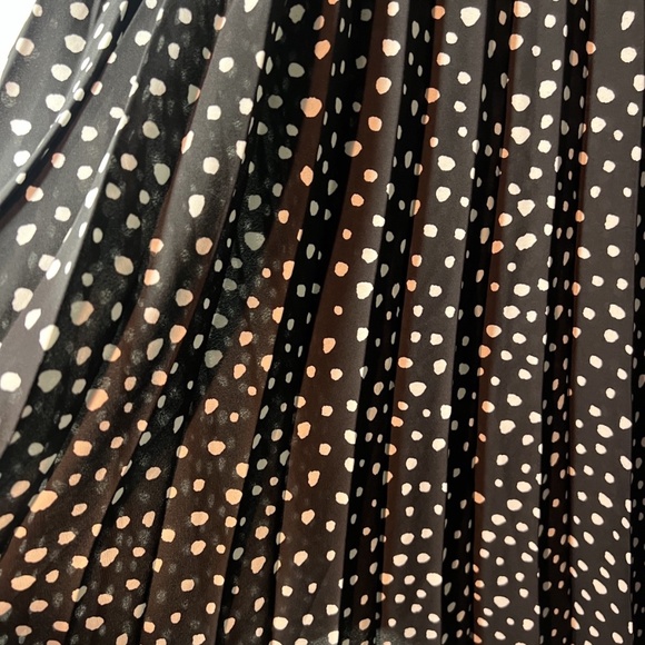 Max Studio Skirt Black With White Circles Pleated Maxi Skirt Size M - Picture 3 of 4